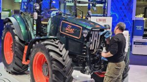 Show-Stopping Il Trattore Concept Tractor Showcases New Holland’s Italian Heritage